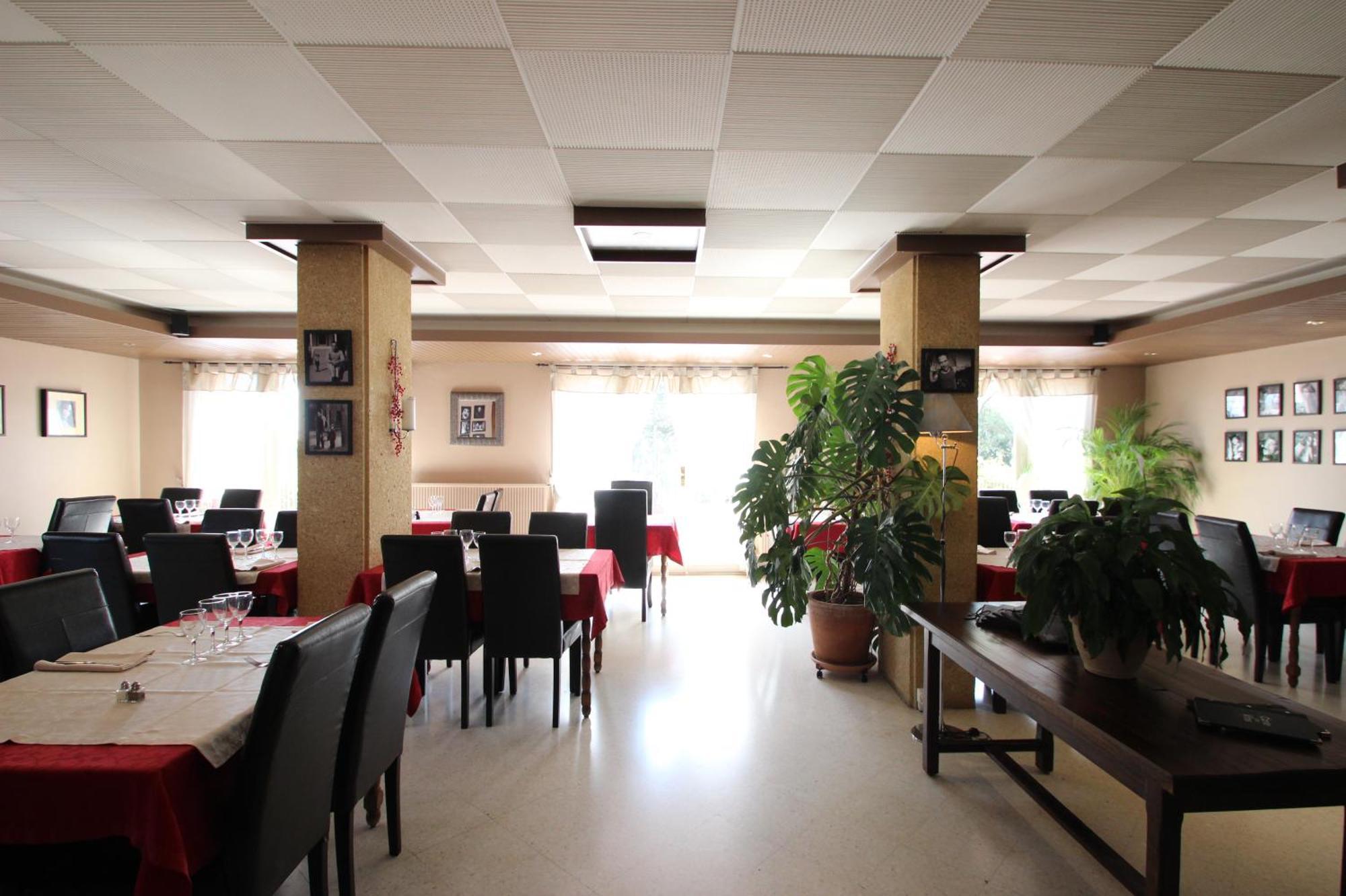 Hotel Le Valaurie Saint-Nazaire  Bagian luar foto