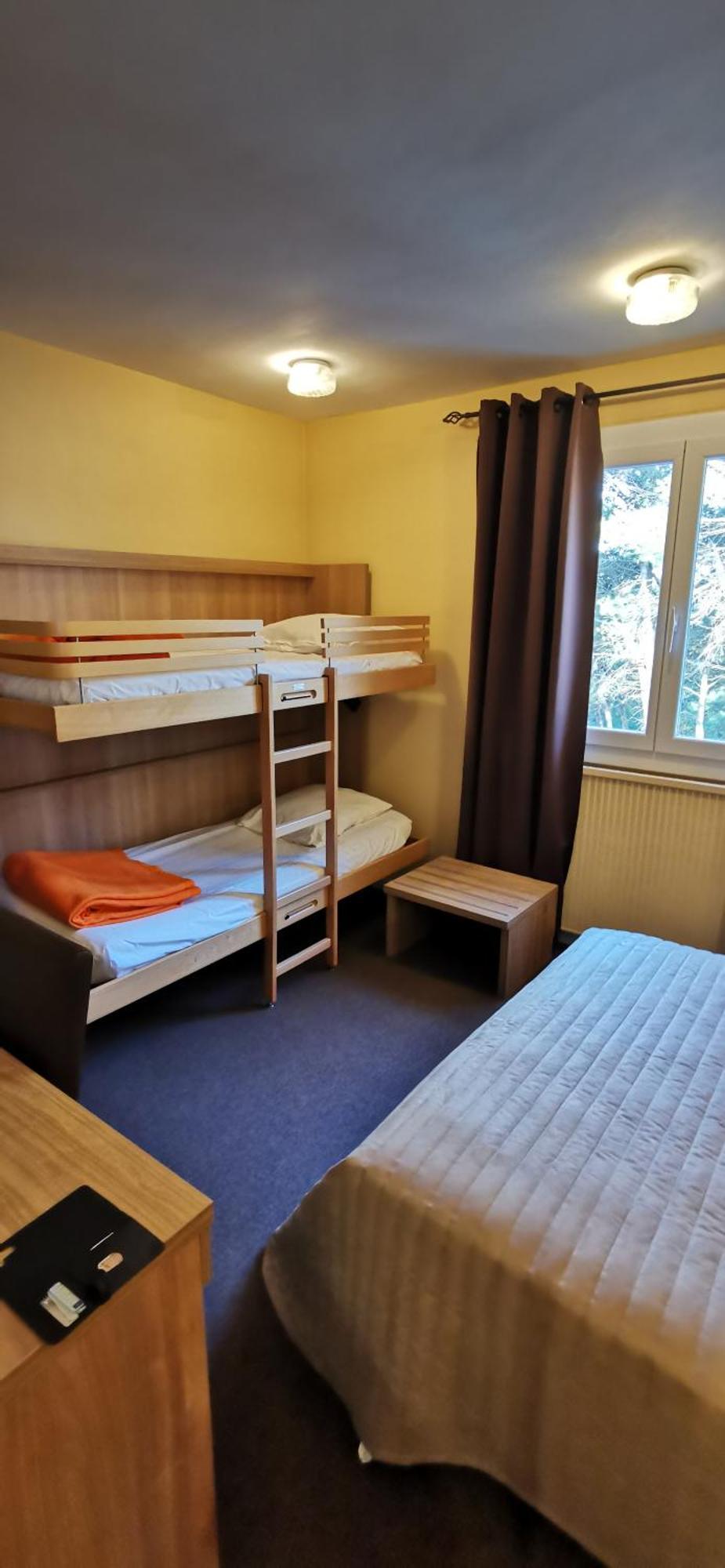 Hotel Le Valaurie Saint-Nazaire  Bagian luar foto