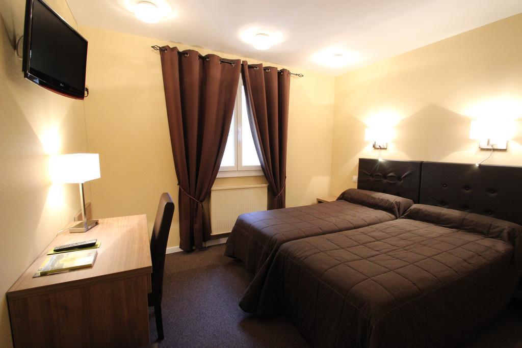 Hotel Le Valaurie Saint-Nazaire  Bagian luar foto
