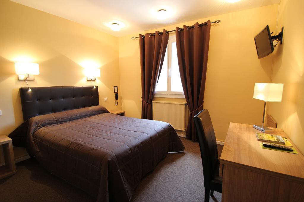 Hotel Le Valaurie Saint-Nazaire  Bagian luar foto