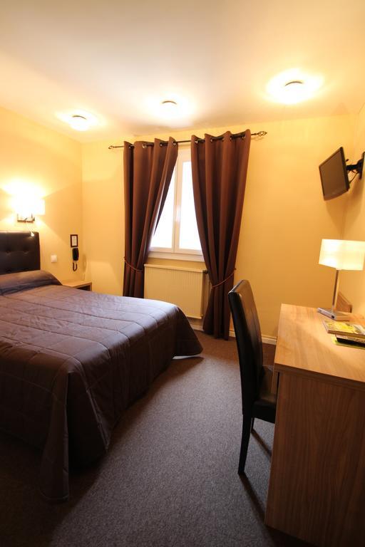 Hotel Le Valaurie Saint-Nazaire  Bagian luar foto