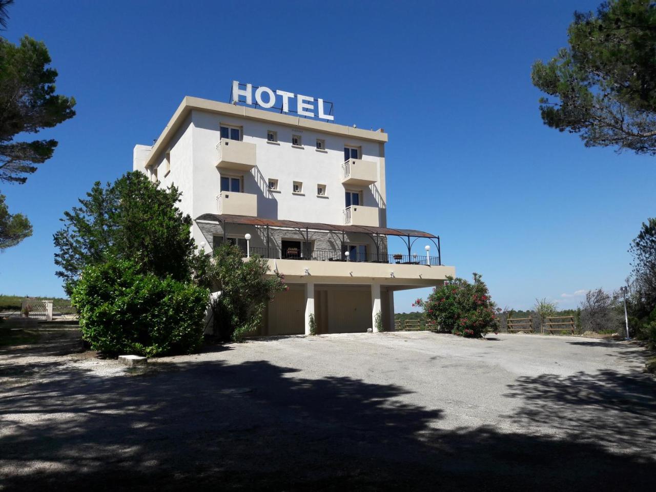 Hotel Le Valaurie Saint-Nazaire  Bagian luar foto